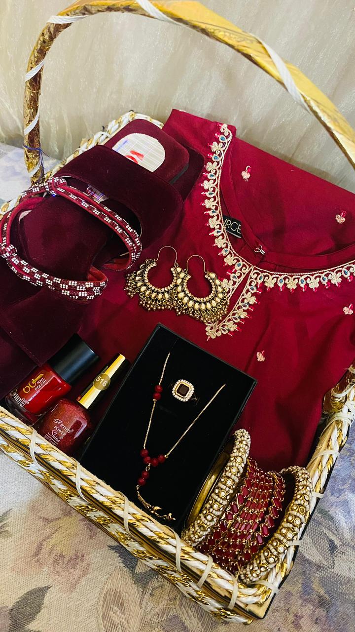 A Sweet Gift For Your Nadia Jiiii | Gift Box for Her By Custaura